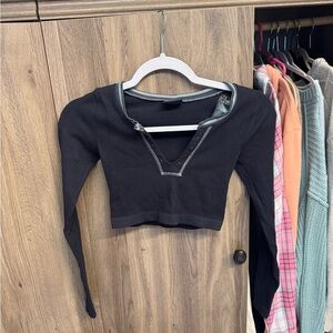 Black Long Sleeve Urban Outfitters women’s crop top